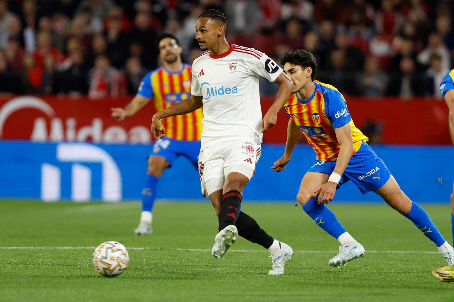 Góc Nhìn HI88: Marca: Genoa đang tiến gần thỏa thuận với Sevilla về chuyển nhượ