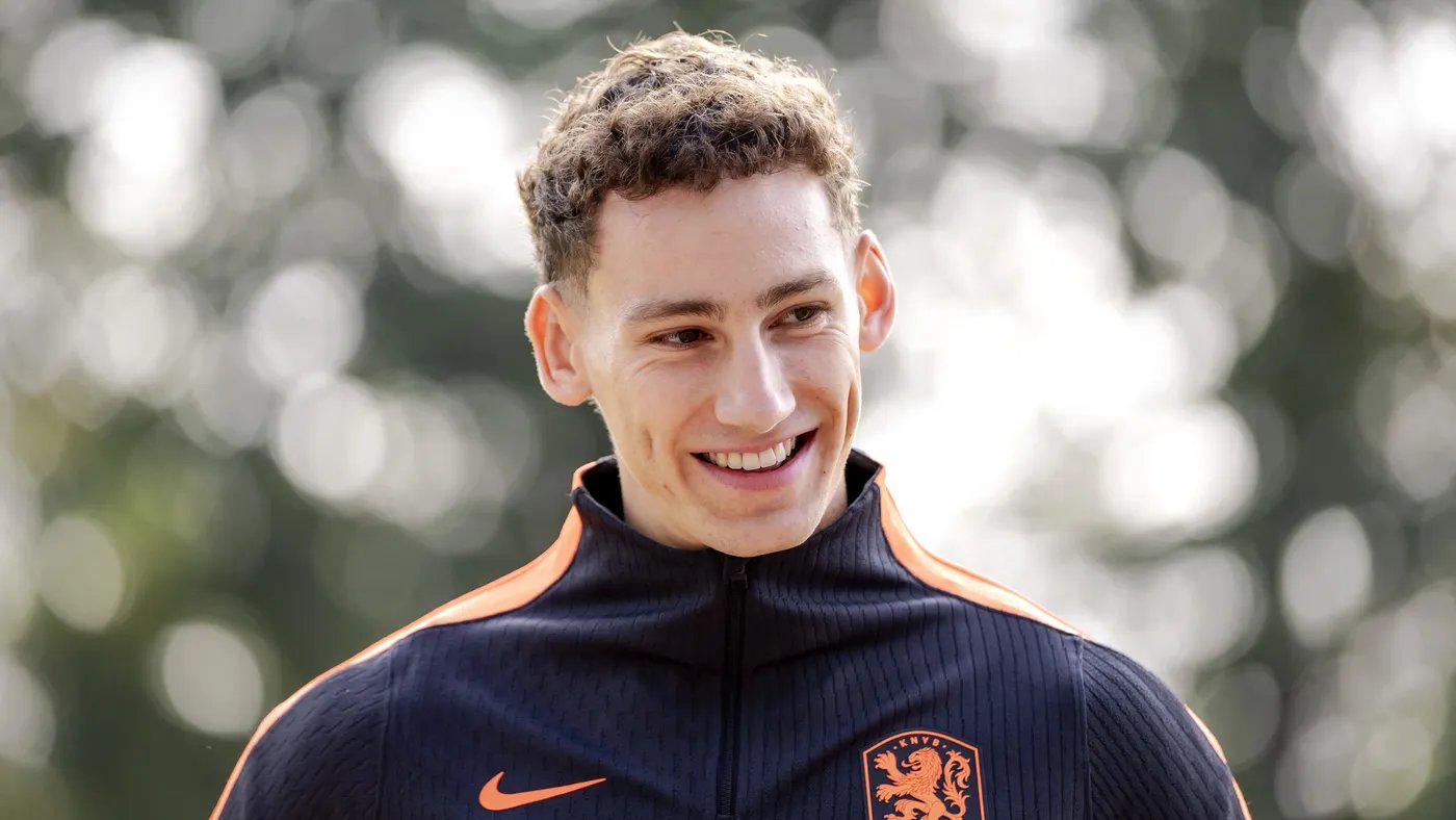 Góc Nhìn HI88: Truyền thông Ý: Roma muốn ký Van Bommel con trong kỳ chuyển nhượn